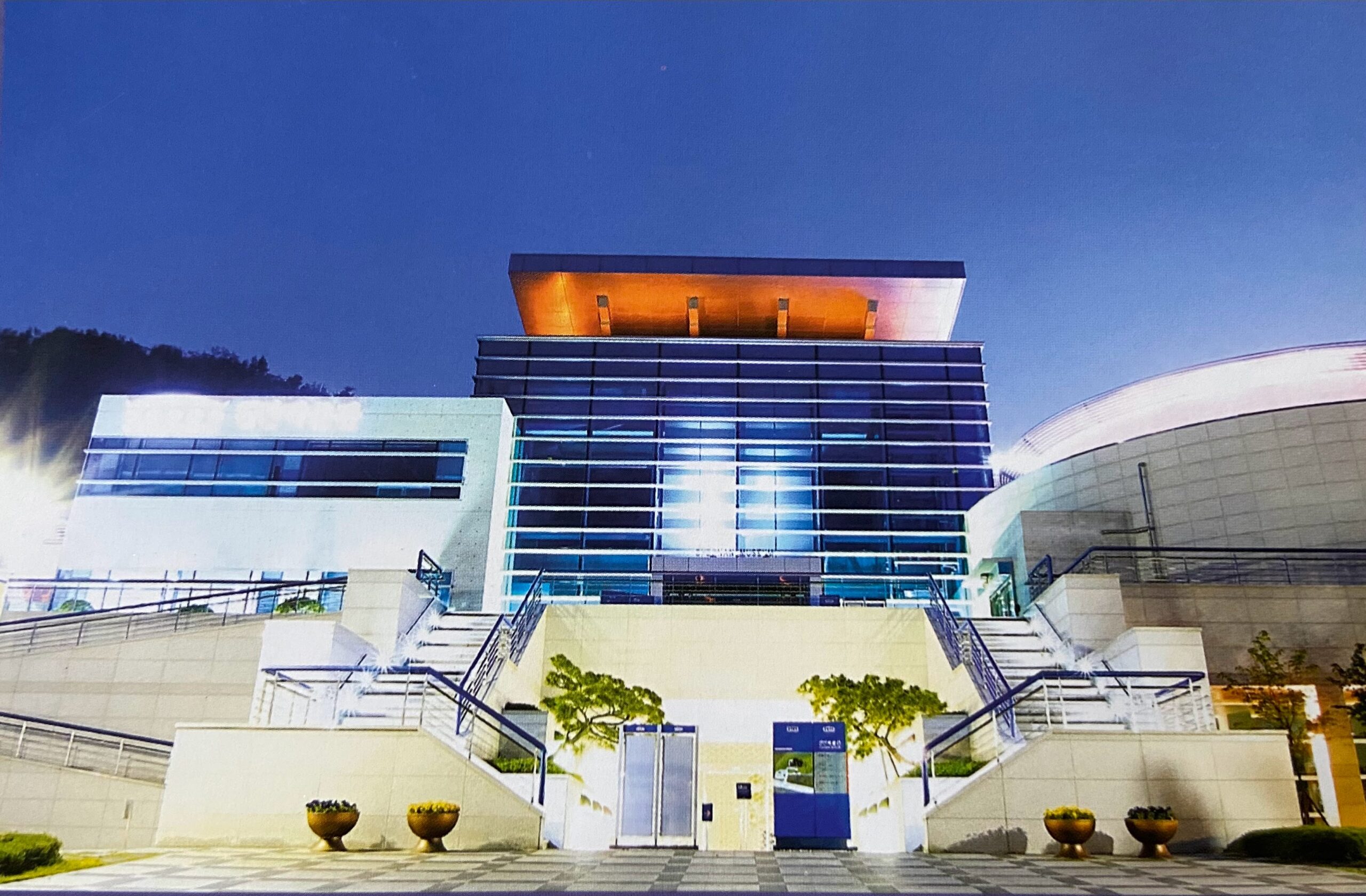 What is special about the Cheonan city museum?
